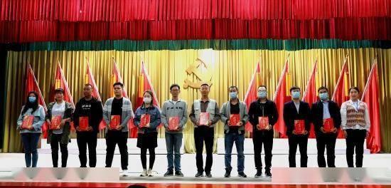 抗战时的苦肉计，一伪军入狱问徒弟：给为师托个底，你是不是卧底